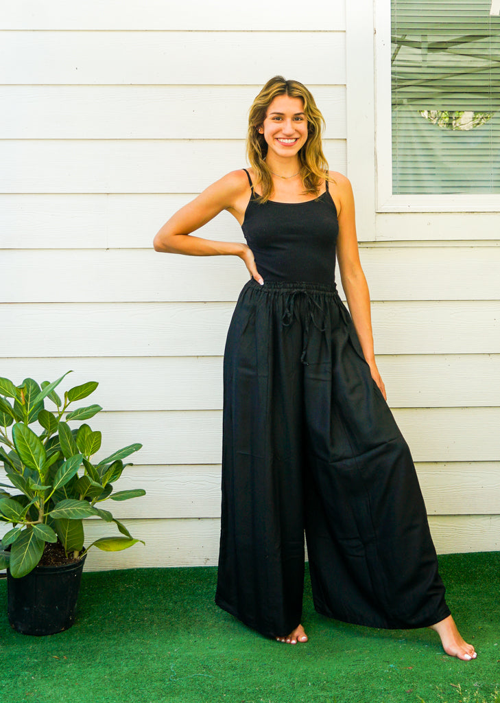 Women's Thai Harem Double Layers Palazzo Pants in Solid Black | Palazzo  pants, Black harem pants, Yogapants outfit